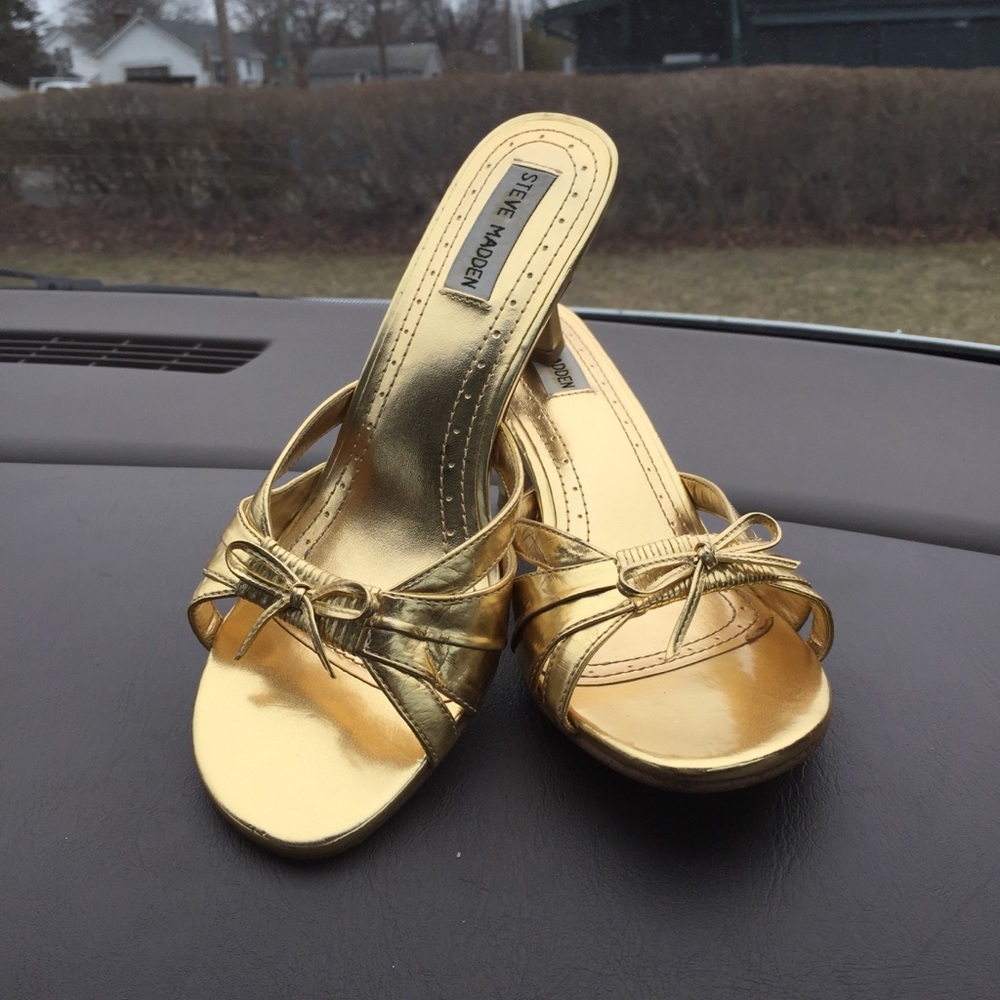 GOLD Steve Madden heels 💋